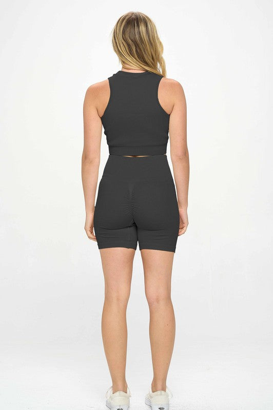 SEAMLESS SLEVELESS TOP AND BIKER SHORTS SET