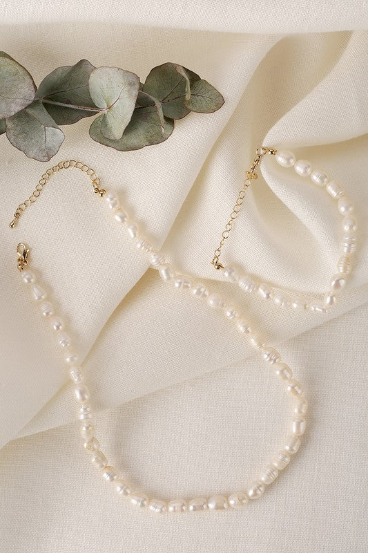 Mid-sized natural pearl bracelet, necklace set